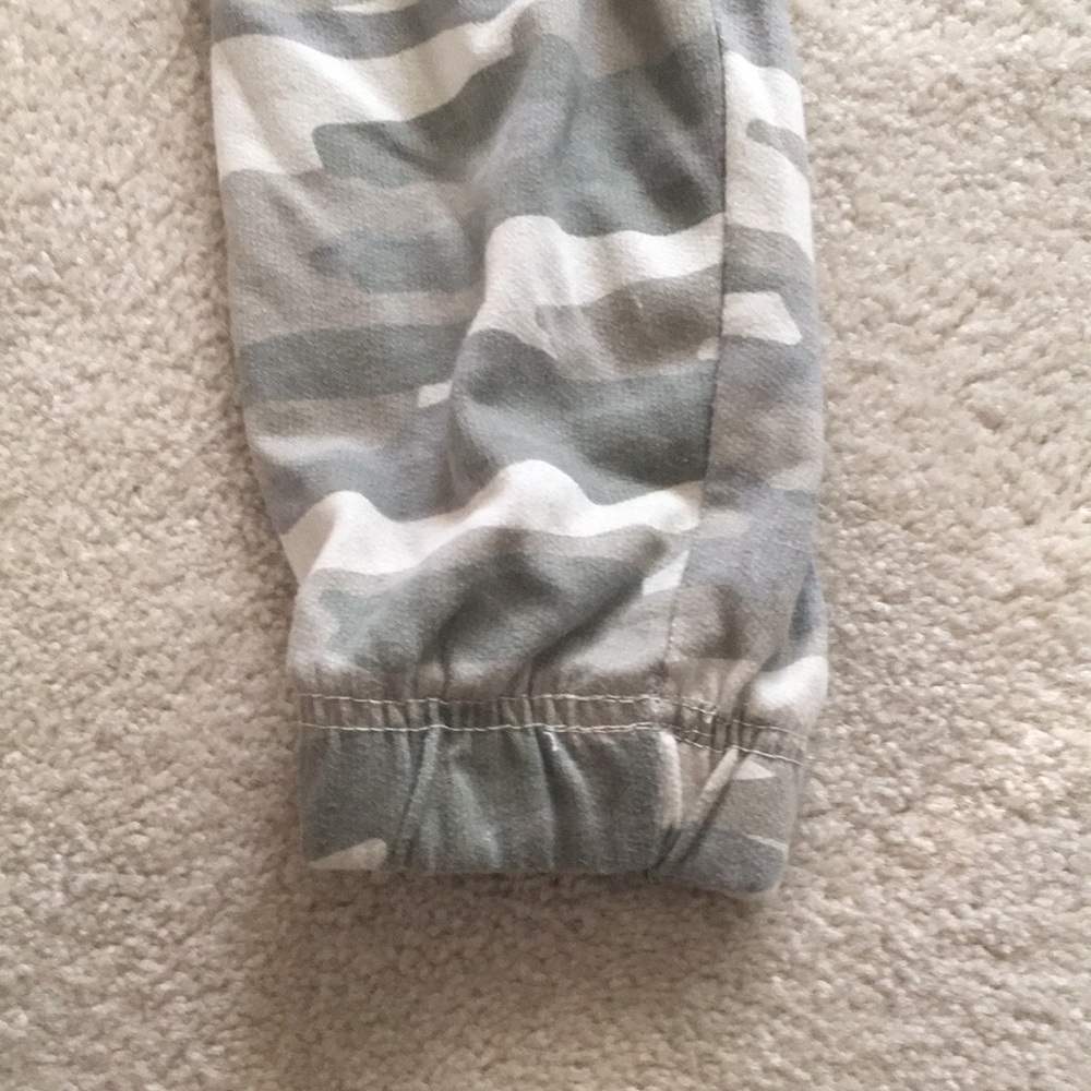 NWT wallflower camo bib overalls - Picture 6 of 12